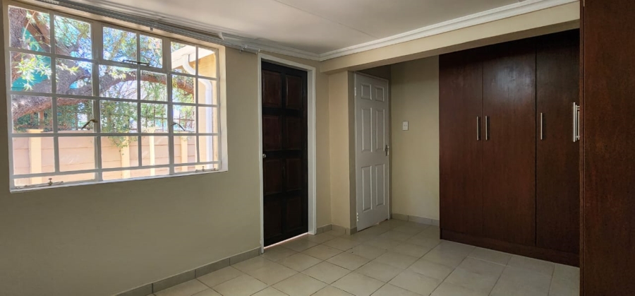To Let 3 Bedroom Property for Rent in Flamwood North West